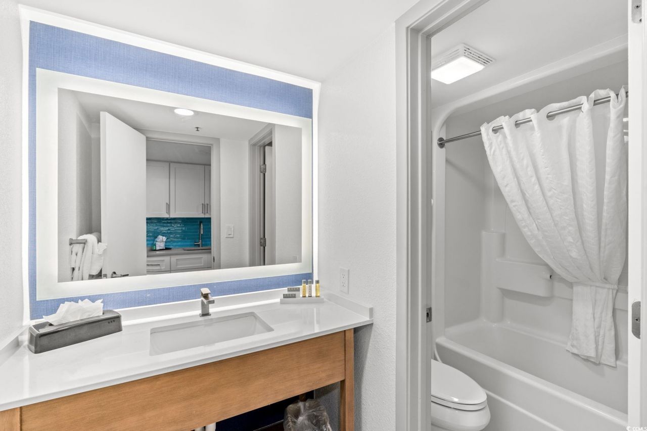 3000 N Ocean Blvd. N  Photo 14