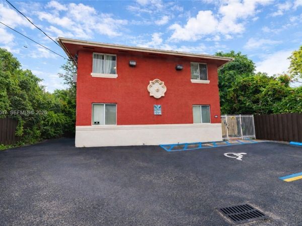 63 NW 17th Pl, Unit 6, Miami, FL 33125