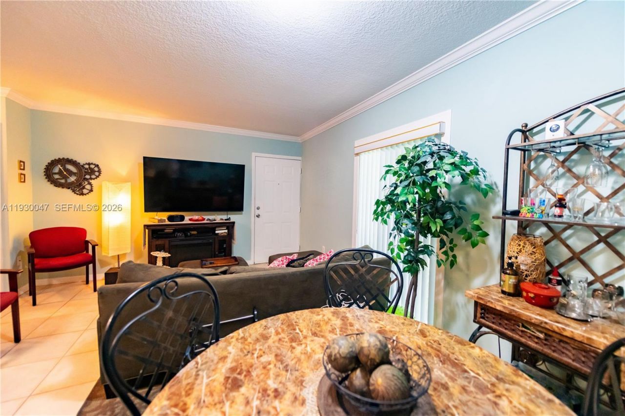 63 NW 17th Pl , Unit 6, Miami, FL 33125 Photo