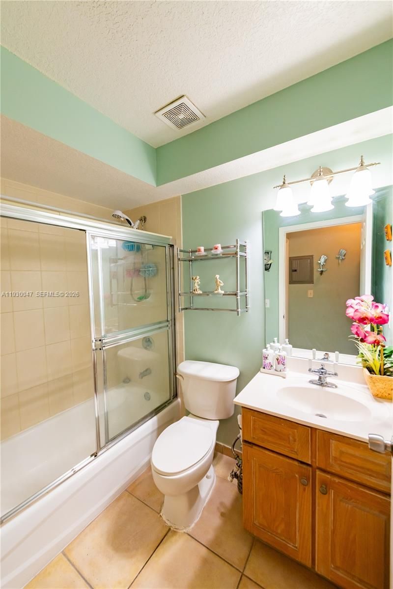 63 NW 17th Pl, Unit 6, Miami, FL 33125 Photo