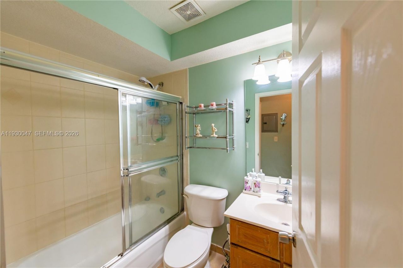 63 NW 17th Pl , Unit 6, Miami, FL 33125 Photo