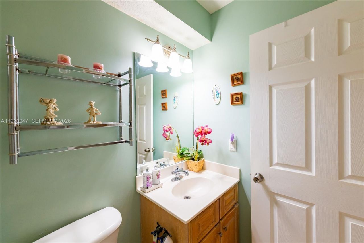 63 NW 17th Pl , Unit 6, Miami, FL 33125 Photo