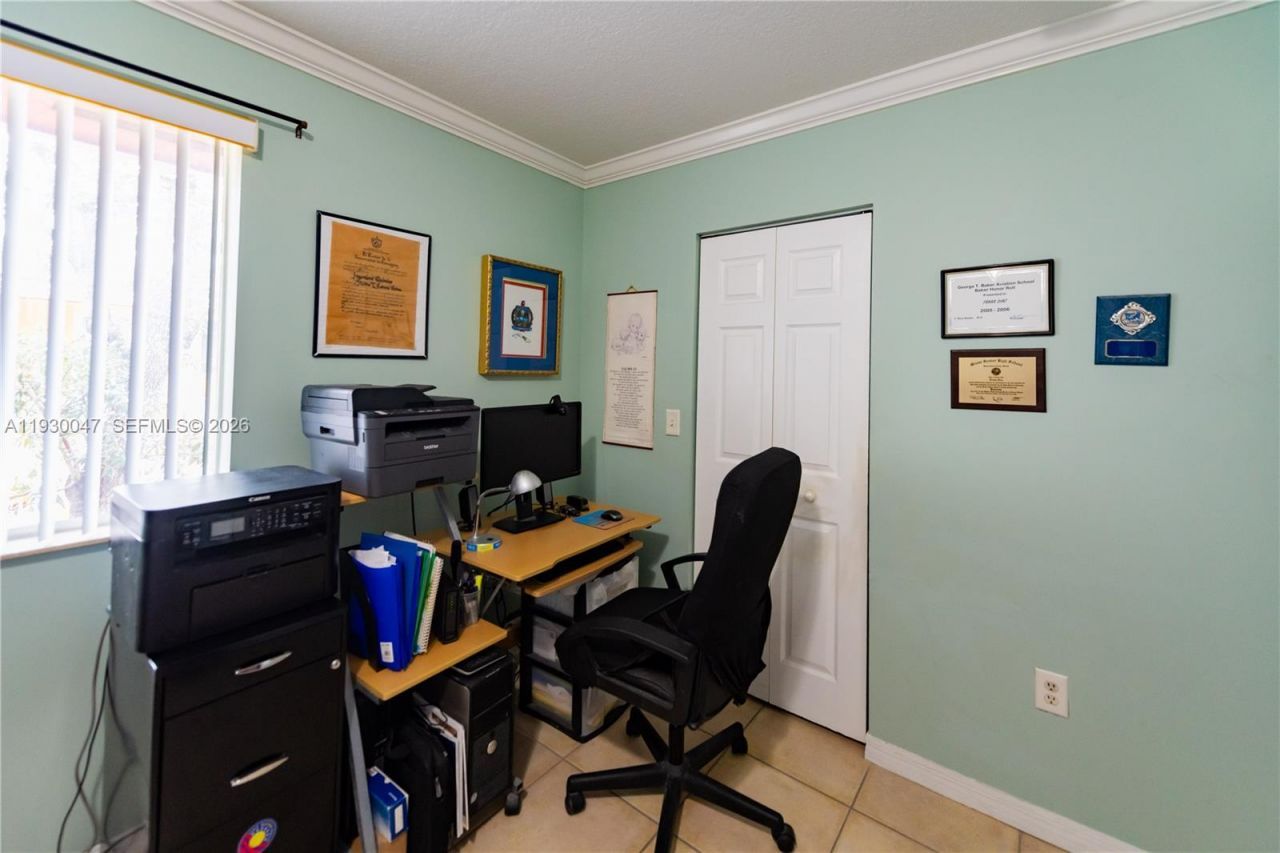 63 NW 17th Pl , Unit 6, Miami, FL 33125 Photo