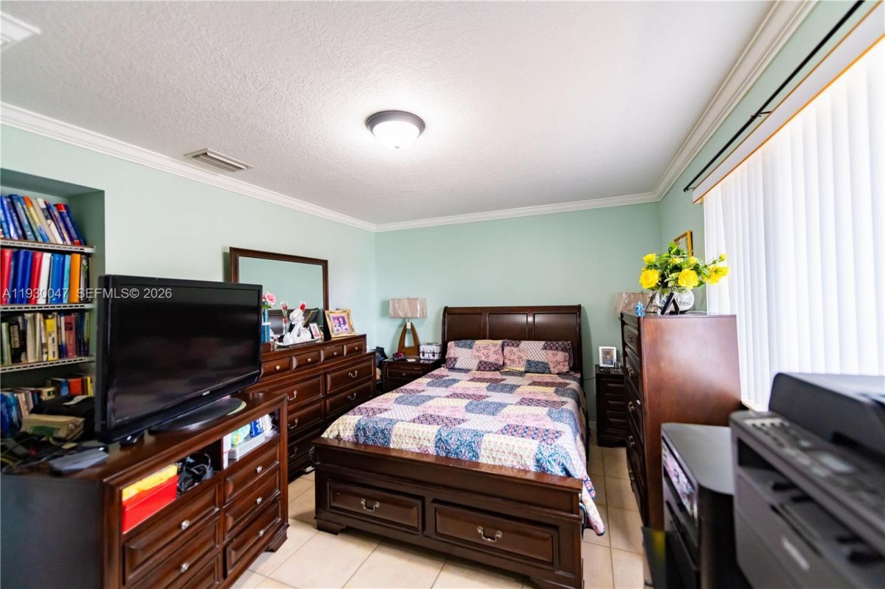63 NW 17th Pl, Unit 6, Miami, FL 33125 Photo