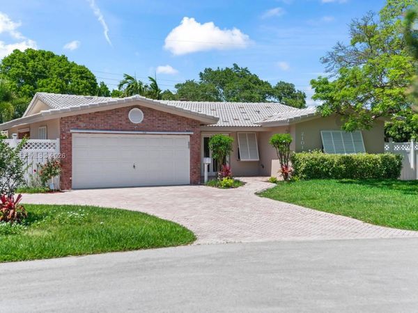 2101 NE 54th Ct, Fort Lauderdale, FL 33308