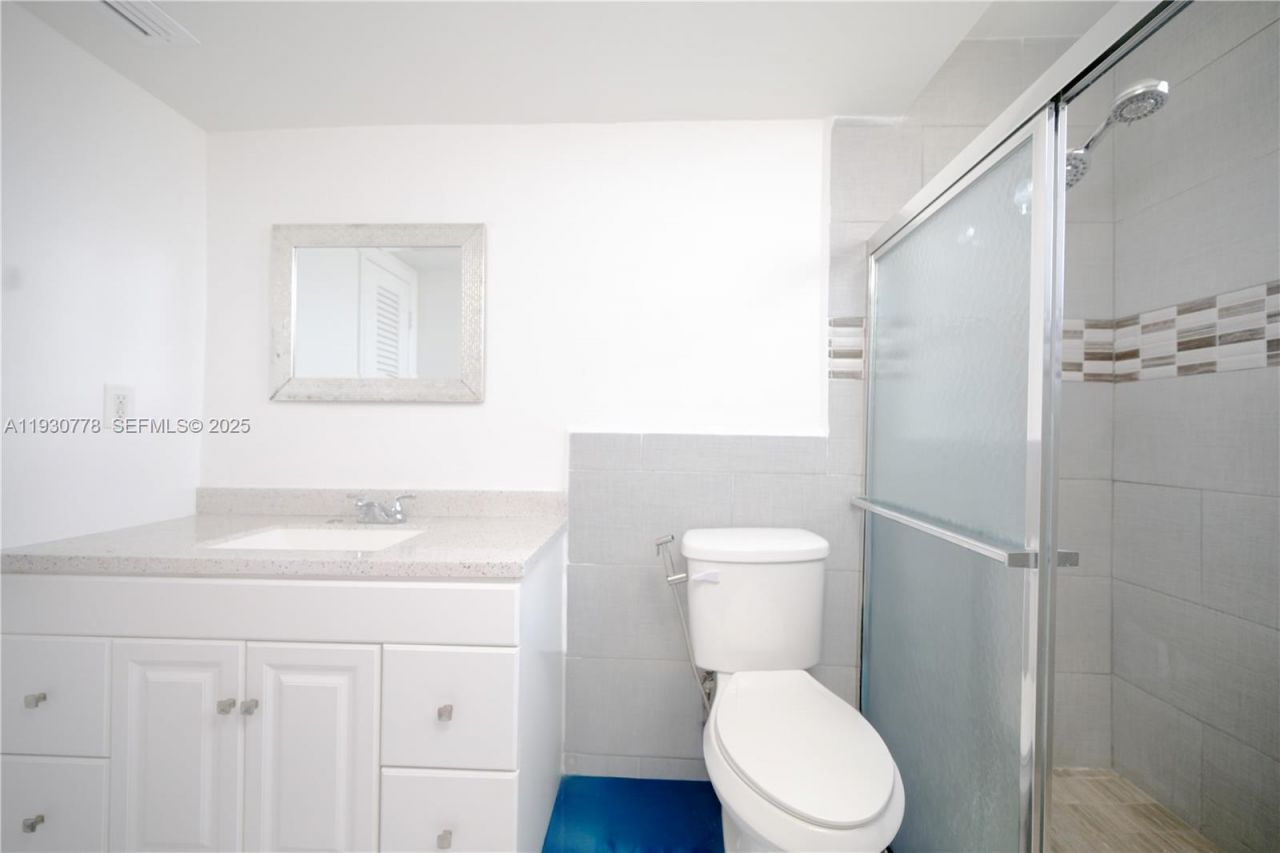 1551 NE Miami Gardens Dr , Unit 225, Miami, FL 33179 Photo