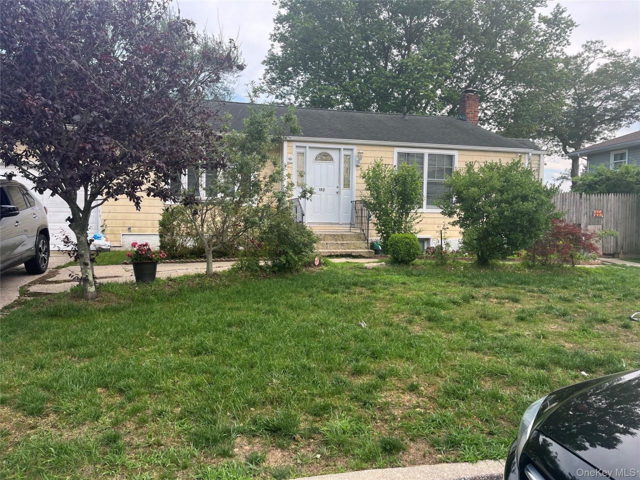 152 New Jersey Avenue, Bay Shore, NY 11706 Main Photo