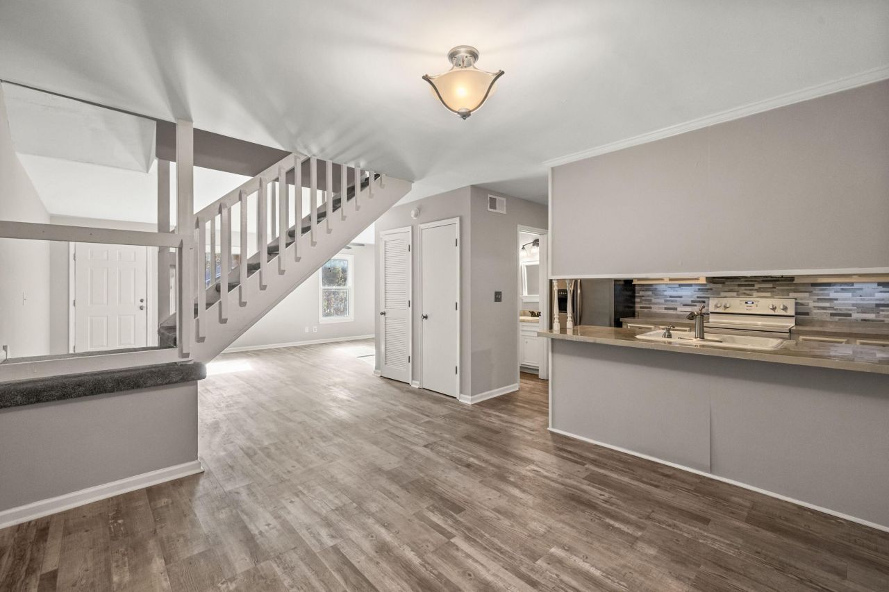 717 Williamson Drive Photo 9