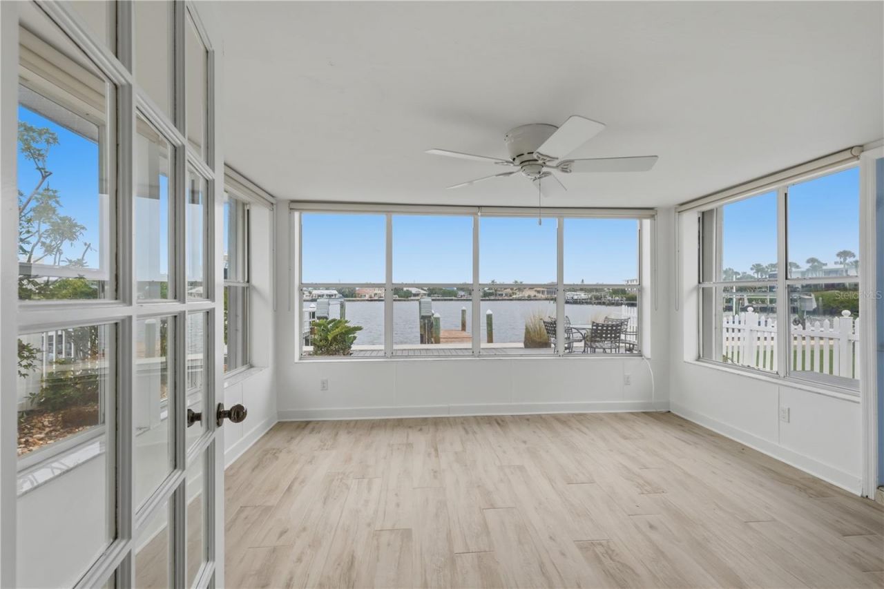 462 63rd Street, Holmes Beach, FL 34217 Photo