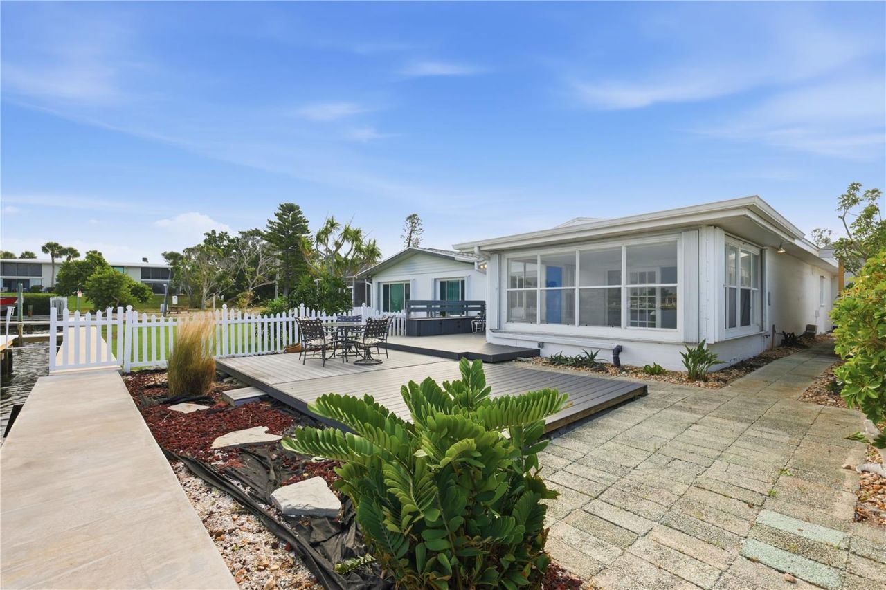 462 63rd Street, Holmes Beach, FL 34217 Photo