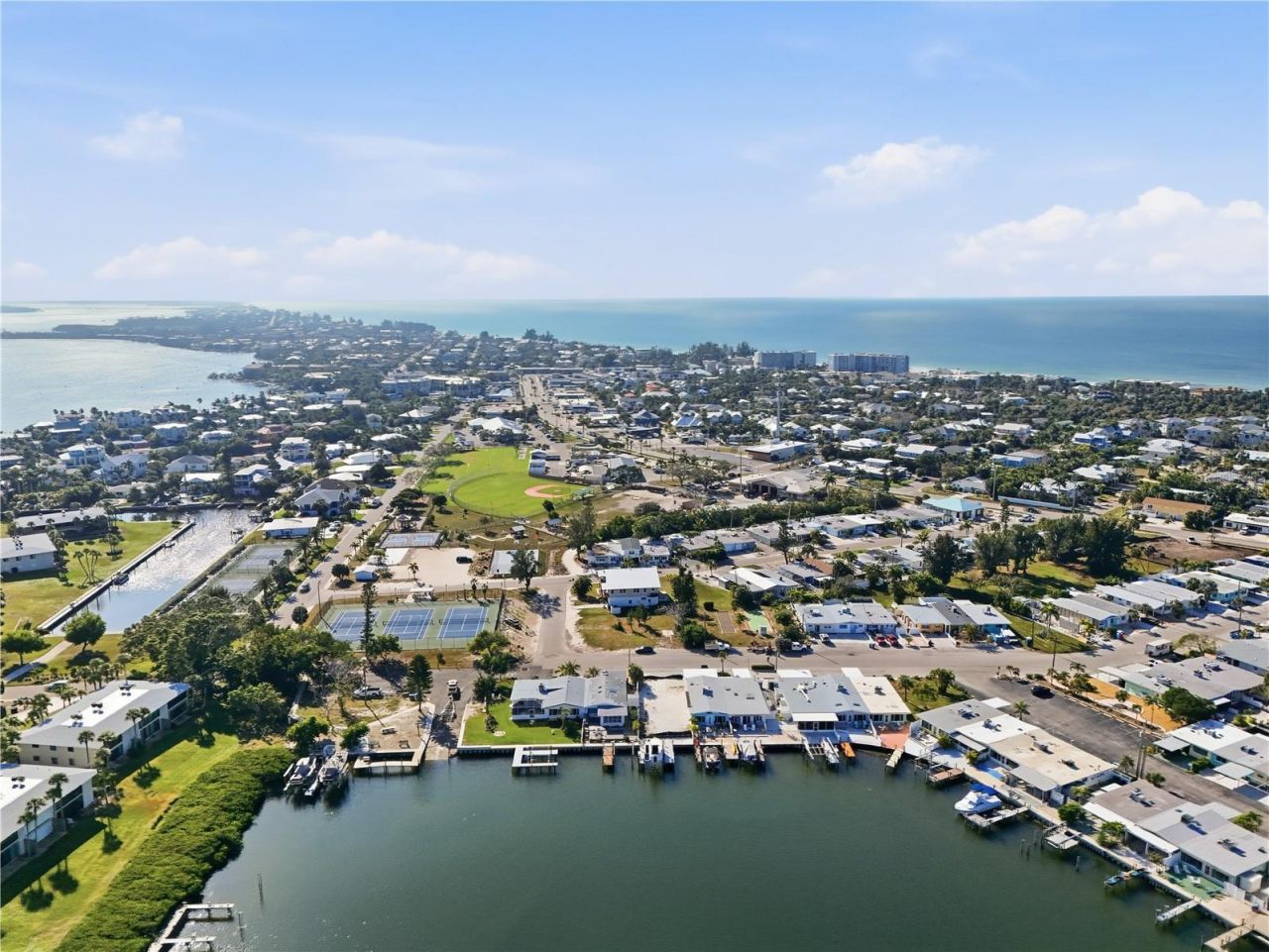 462 63rd Street, Holmes Beach, FL 34217 Photo