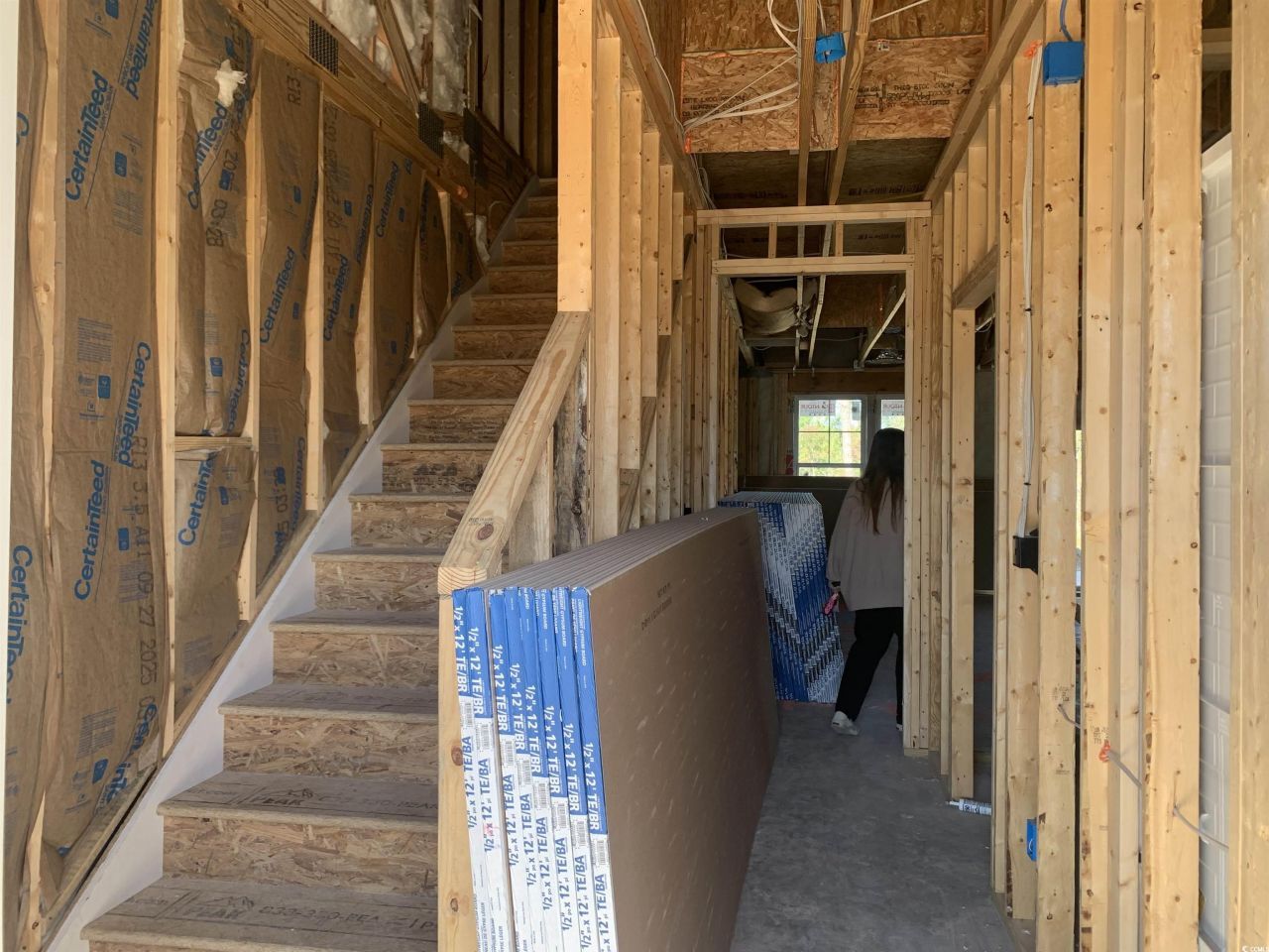 122 Cascade Dr. Photo 2