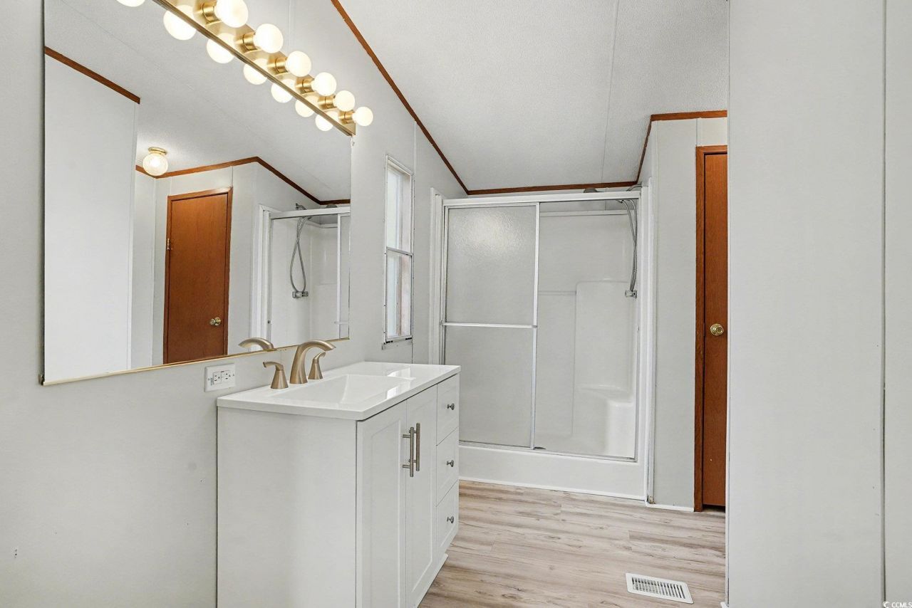 3393 N Pointe Blvd. Photo 19