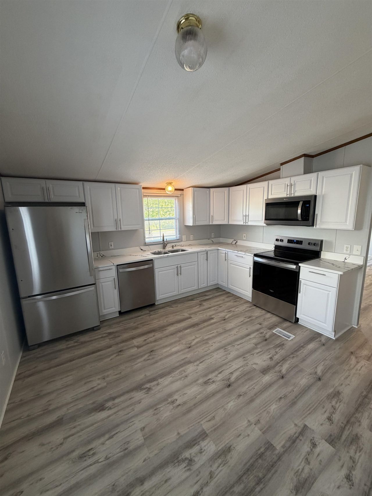 3393 N Pointe Blvd. Photo 8