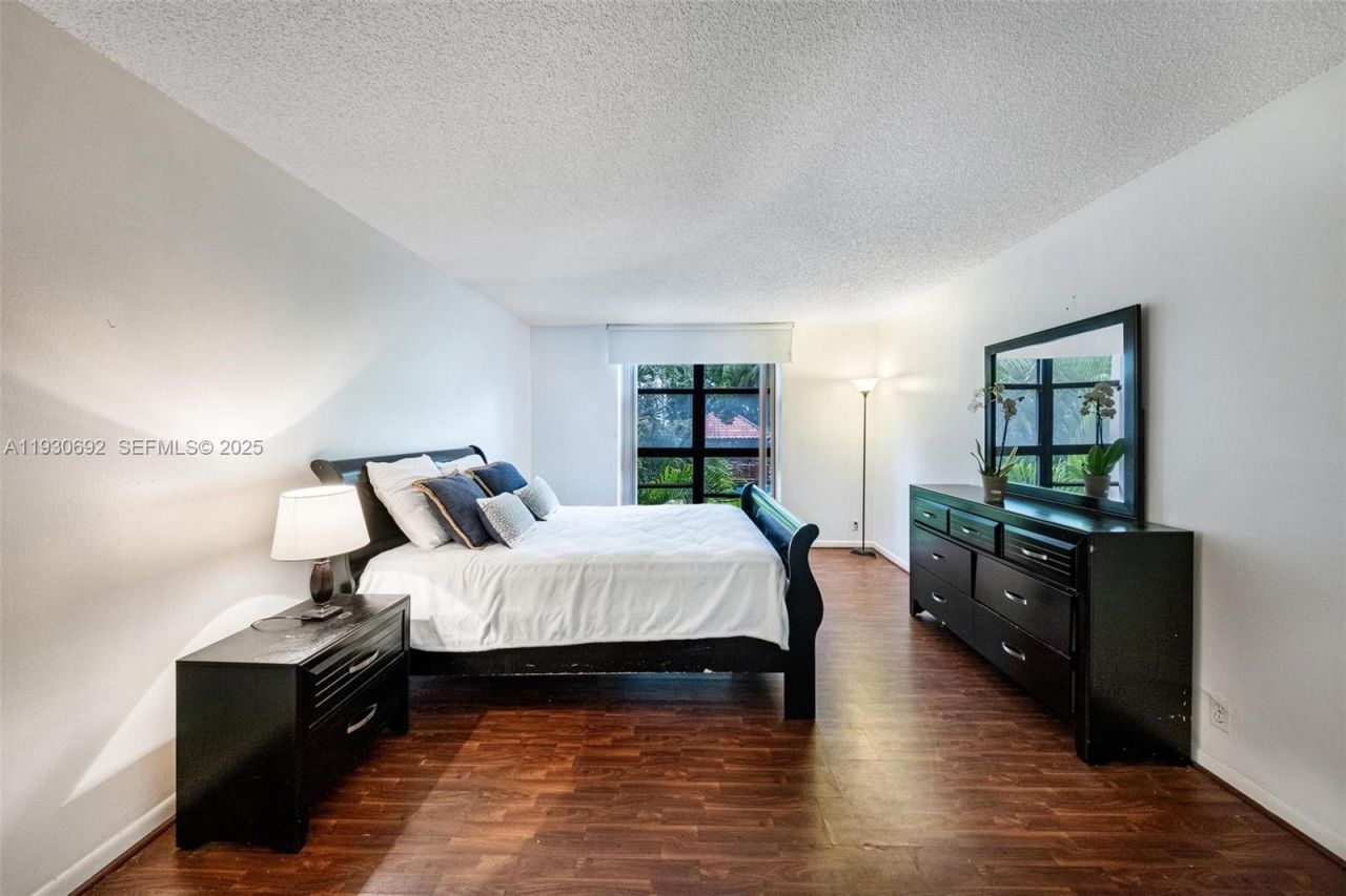 2000 Towerside Ter, Unit 412, Miami, FL 33138 Photo