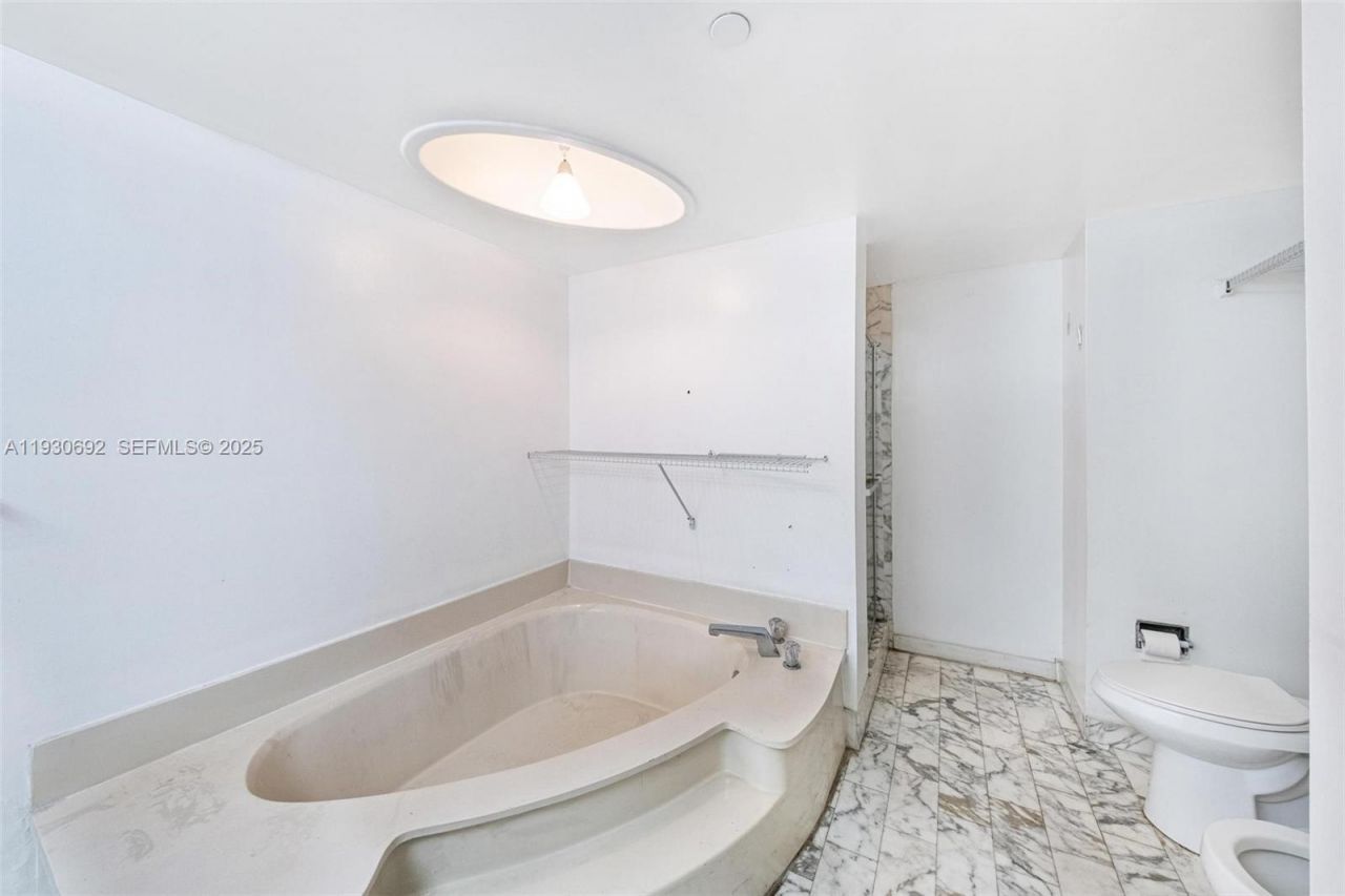 2000 Towerside Ter, Unit 412, Miami, FL 33138 Photo