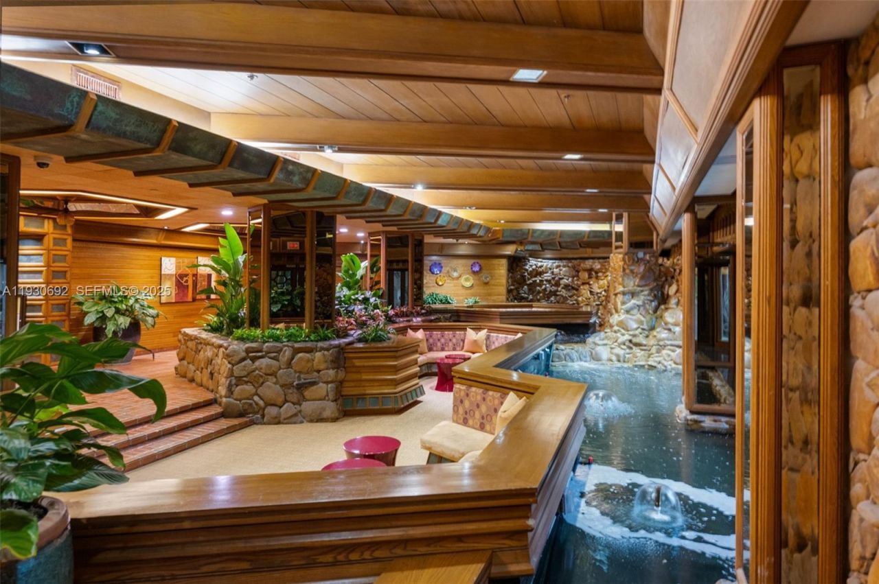 2000 Towerside Ter, Unit 412, Miami, FL 33138 Photo