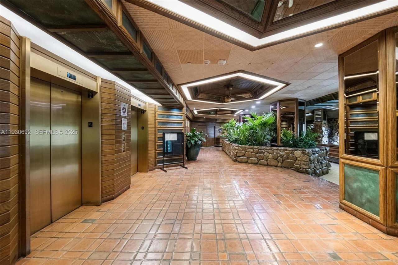 2000 Towerside Ter, Unit 412, Miami, FL 33138 Photo