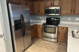 4104 Pinehurst Circle photo 4