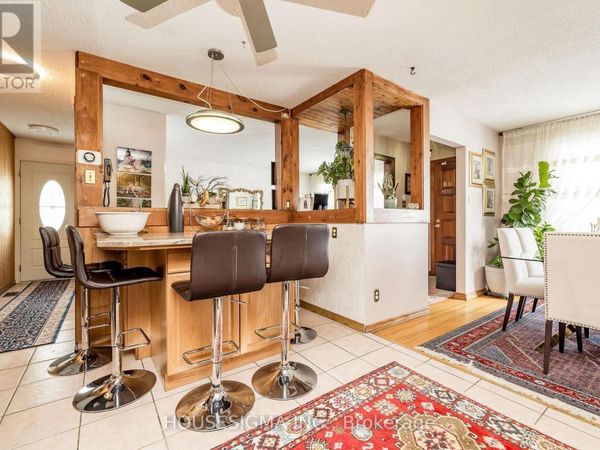 994 Charlton Drive, Ottawa, ON K1J8B3