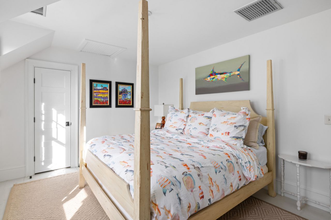 1749 Middle Street Photo 29