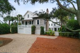 1749 Middle Street photo 4