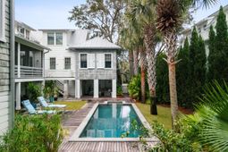 1749 Middle Street photo 4