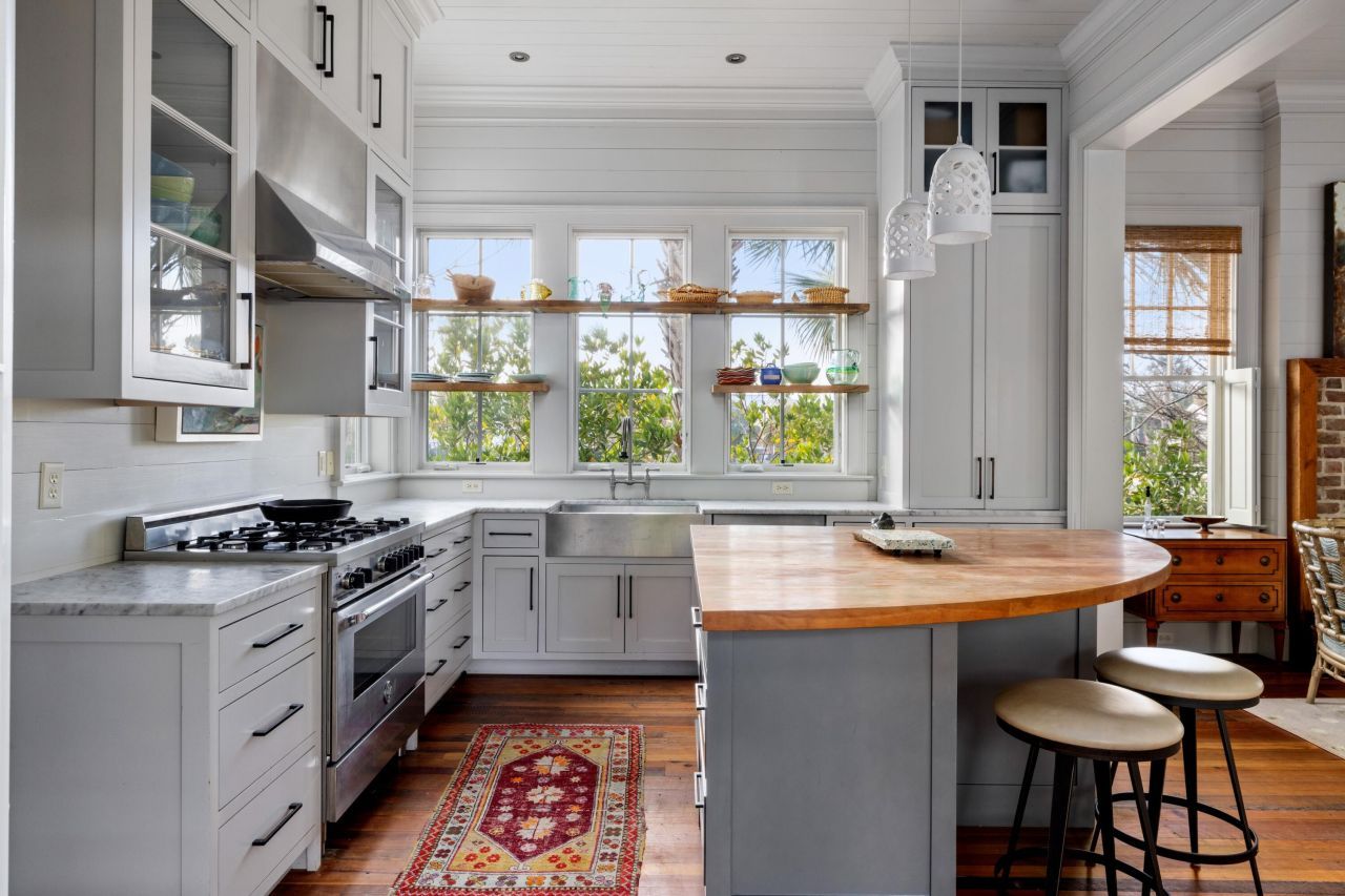 1749 Middle Street Photo 6