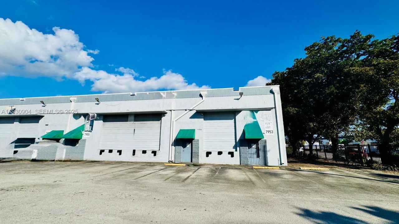 7953 NW 64th St , Medley, FL 33166 Photo