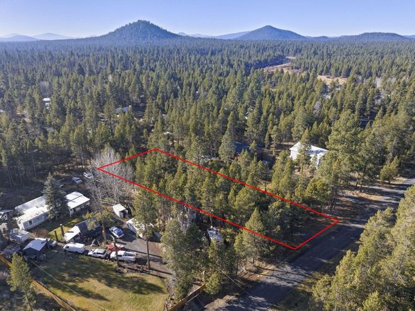 16833 Brenda Drive, Bend, OR 97707