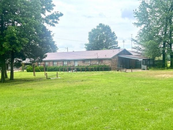 200 Molly Ln, Columbus, MS 39702