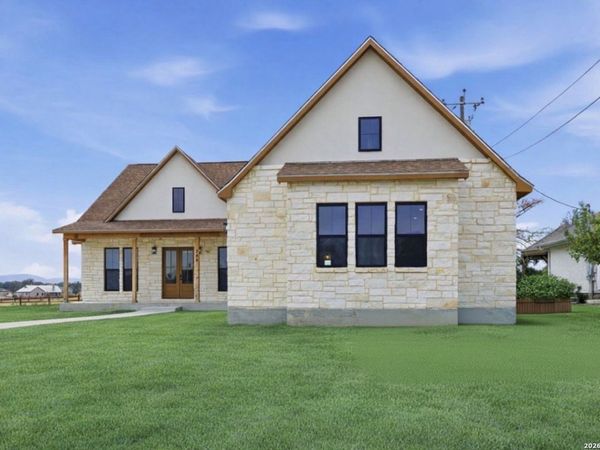 348 Valley Oak, Bandera, TX 78003