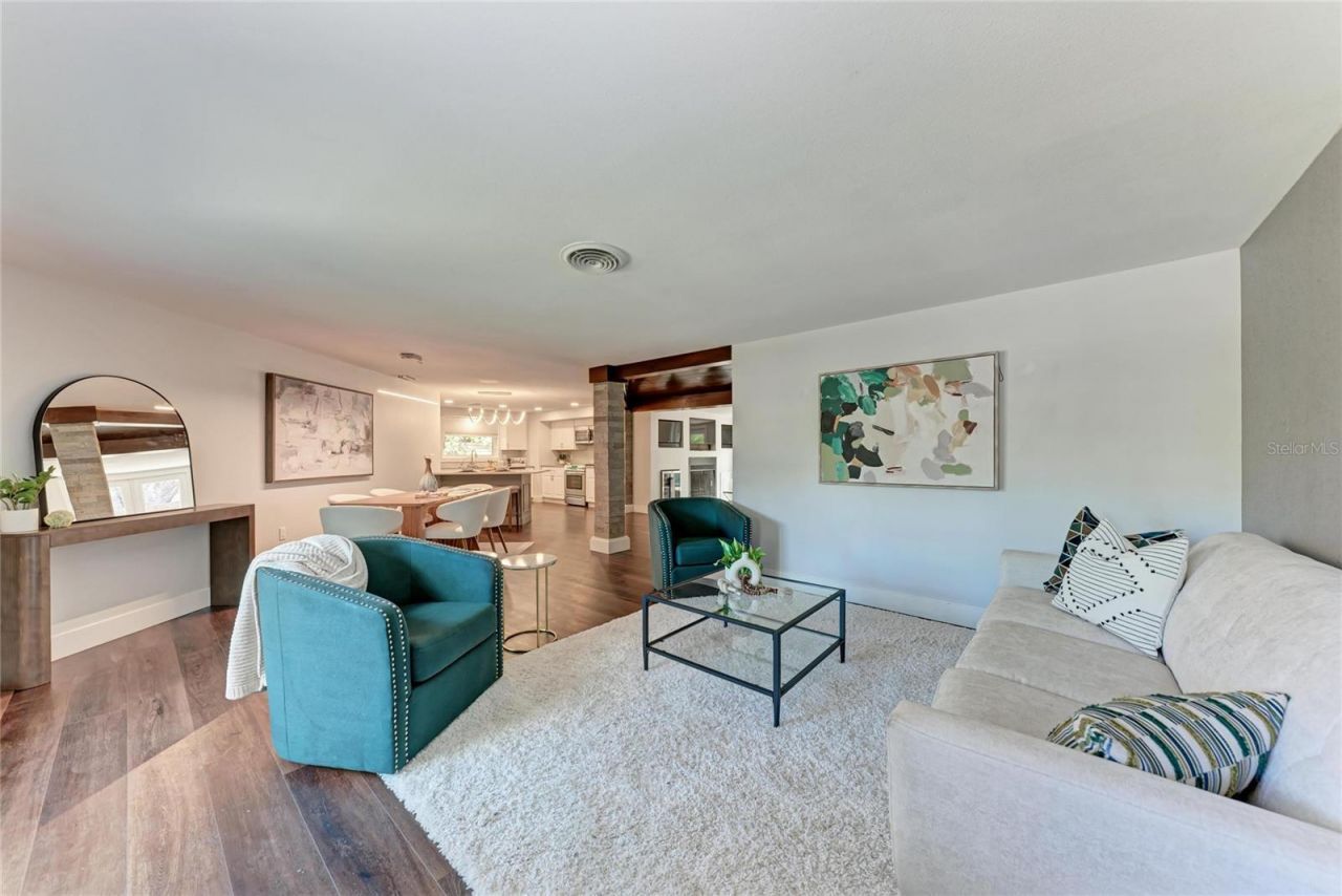 2132 Hyde Park Circle, Sarasota, FL 34239 Photo