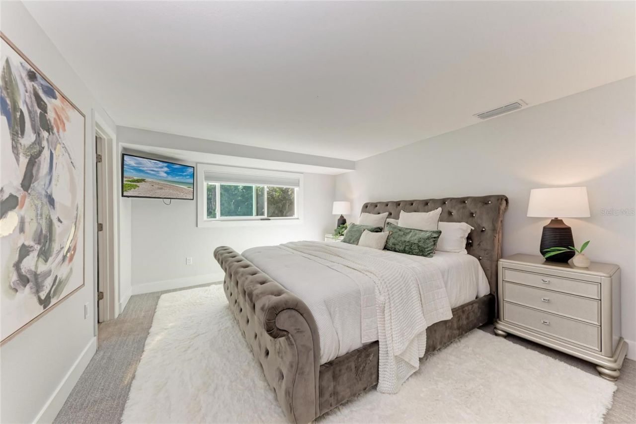 2132 Hyde Park Circle, Sarasota, FL 34239 Photo