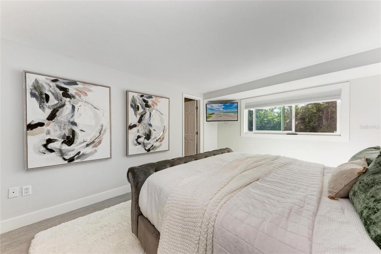 2132 Hyde Park Circle, Sarasota, FL 34239 Photo