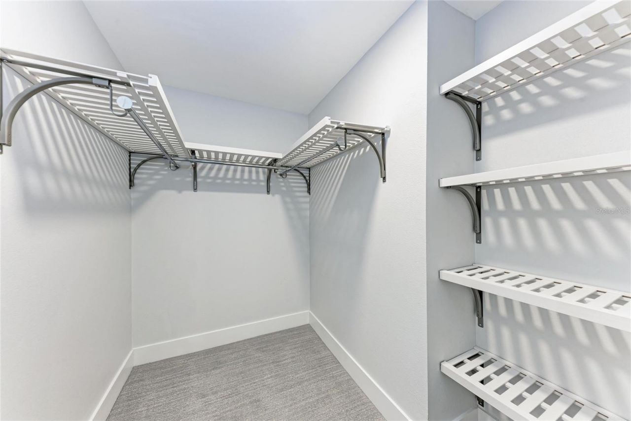 2132 Hyde Park Circle, Sarasota, FL 34239 Photo