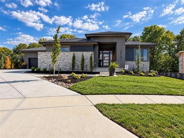 13721 Guilford Road, Leawood, KS 66224