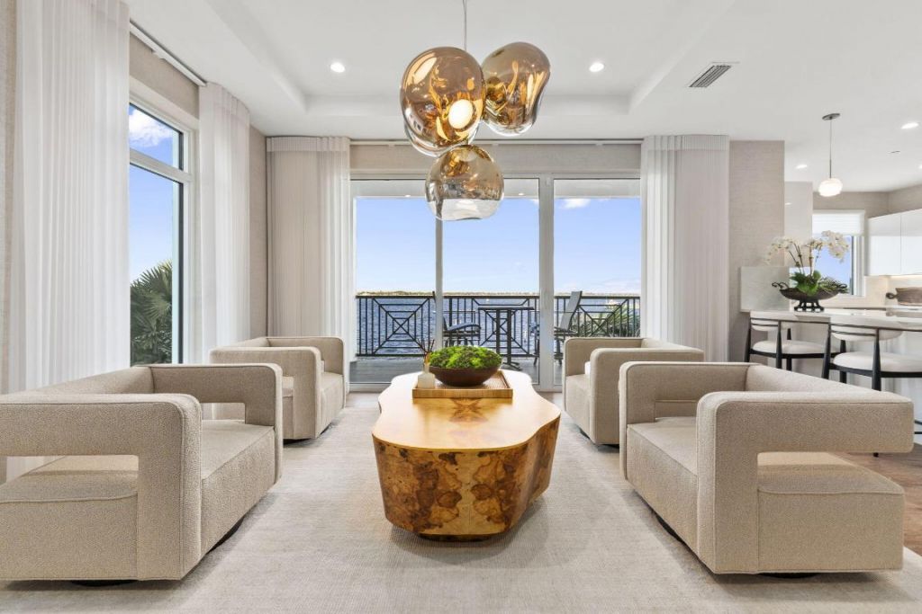 41 SW Seminole Street, Unit 206, Stuart, FL 34994 Photo