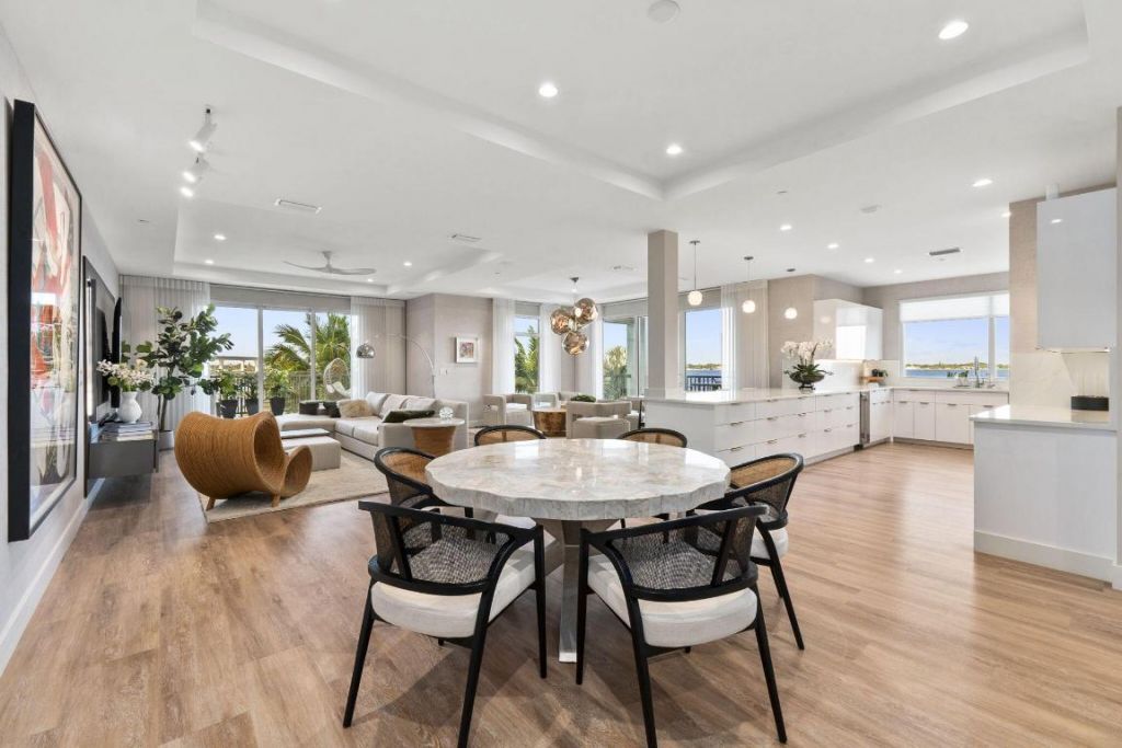 41 SW Seminole Street, Unit 206, Stuart, FL 34994 Photo