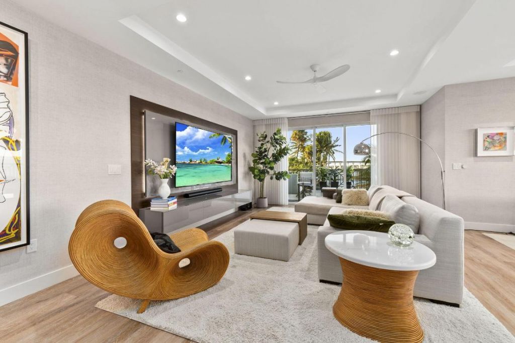 41 SW Seminole Street, Unit 206, Stuart, FL 34994 Photo