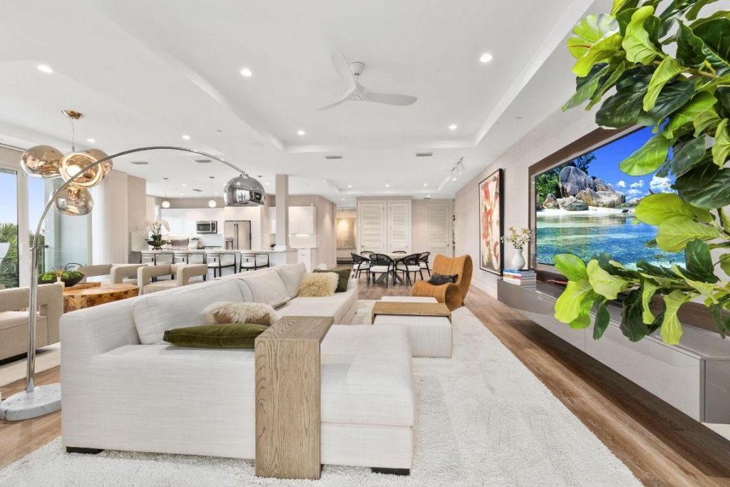 41 SW Seminole Street, Unit 206, Stuart, FL 34994 Photo