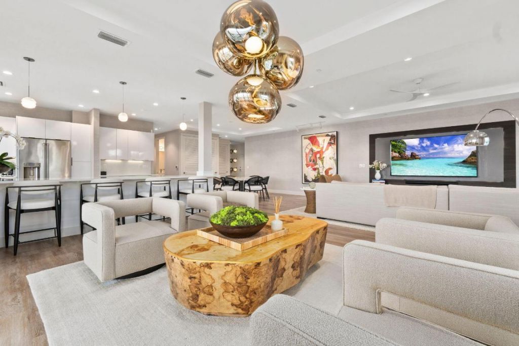 41 SW Seminole Street, Unit 206, Stuart, FL 34994 Photo