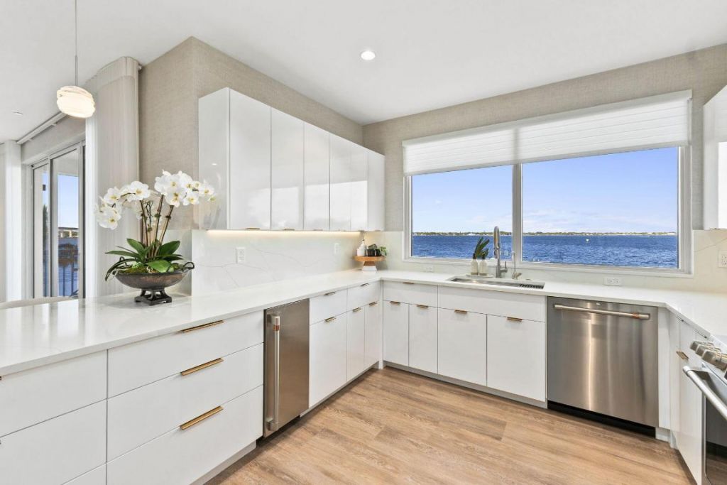 41 SW Seminole Street, Unit 206, Stuart, FL 34994 Photo