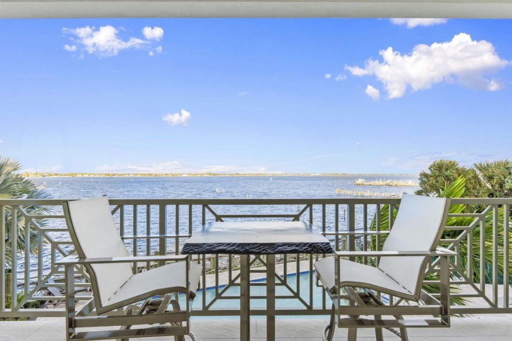 41 SW Seminole Street, Unit 206, Stuart, FL 34994 Photo