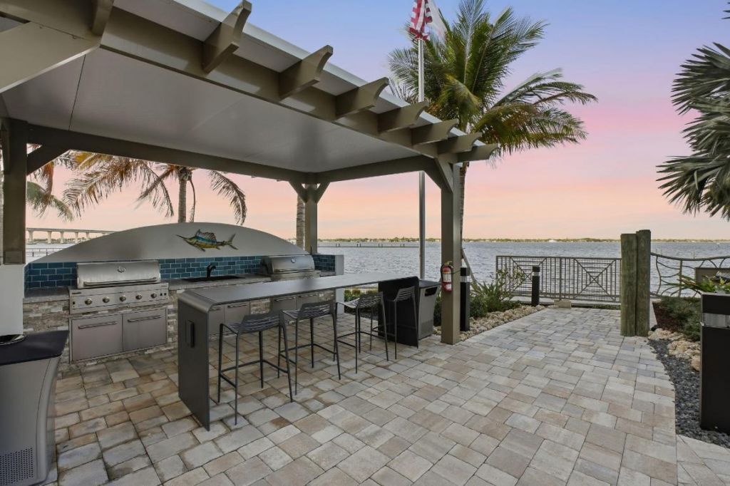 41 SW Seminole Street, Unit 206, Stuart, FL 34994 Photo