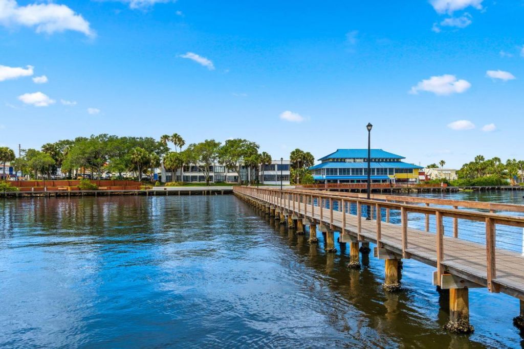 41 SW Seminole Street, Unit 206, Stuart, FL 34994 Photo