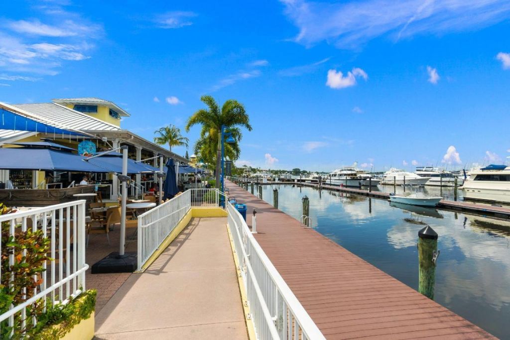 41 SW Seminole Street, Unit 206, Stuart, FL 34994 Photo