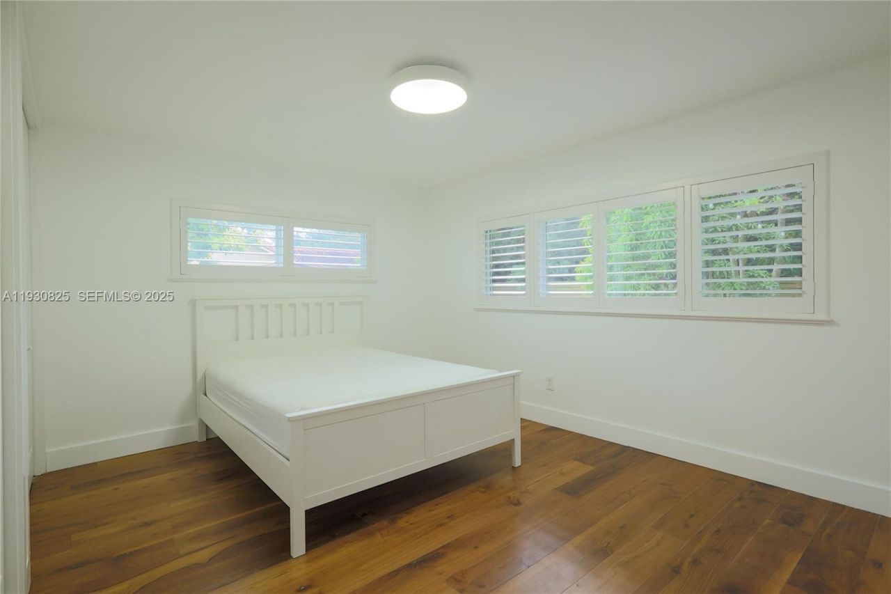 9870 SW 96th St , Miami, FL 33176 Photo