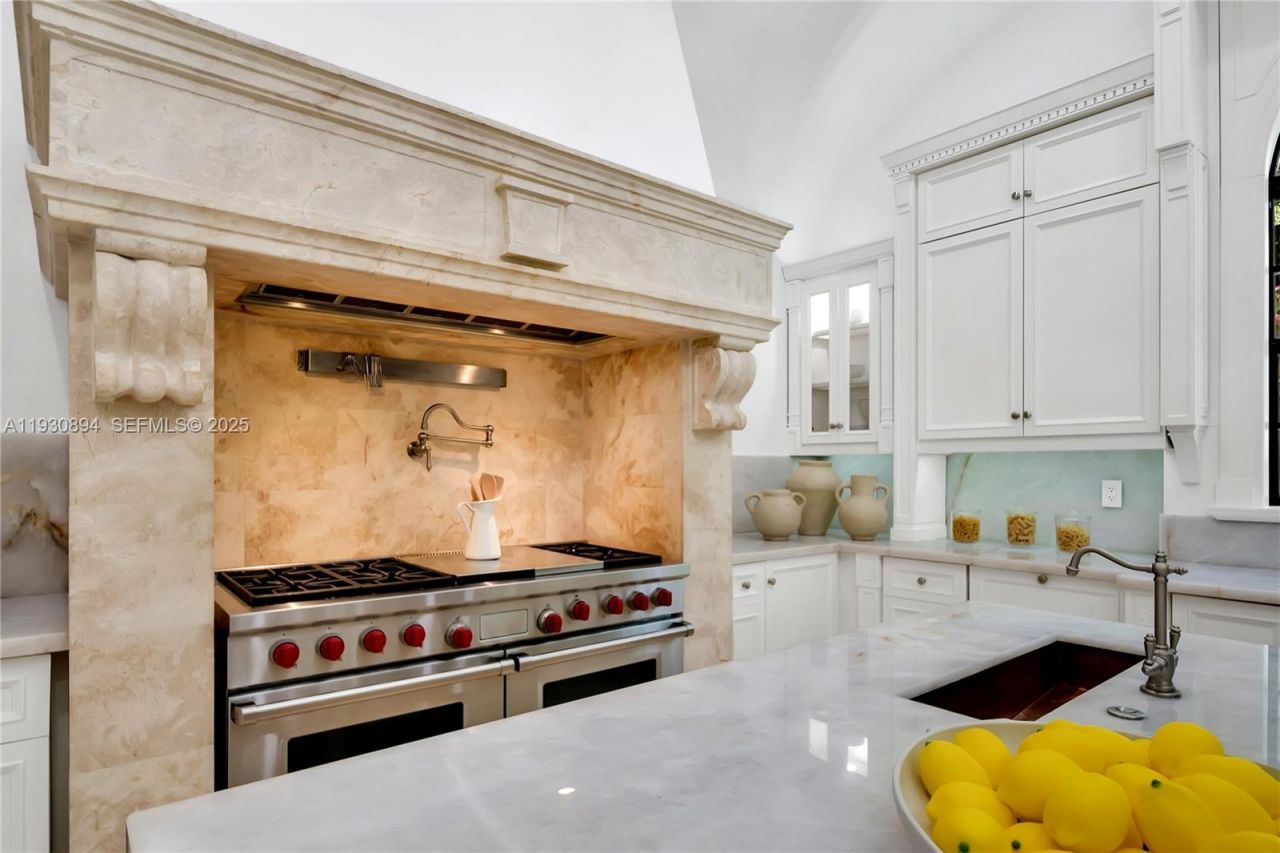 8301 SW 53rd Ave, Miami, FL 33143 Photo