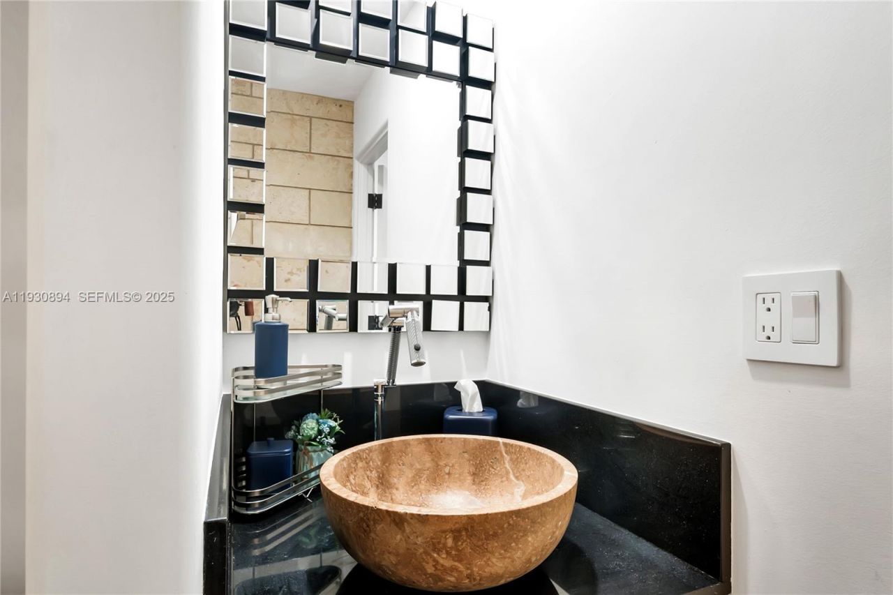 8301 SW 53rd Ave, Miami, FL 33143 Photo